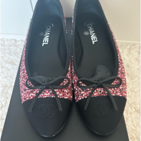 🌺🥿. CHANEL Ballerina Shoes - Picture 1 of 6